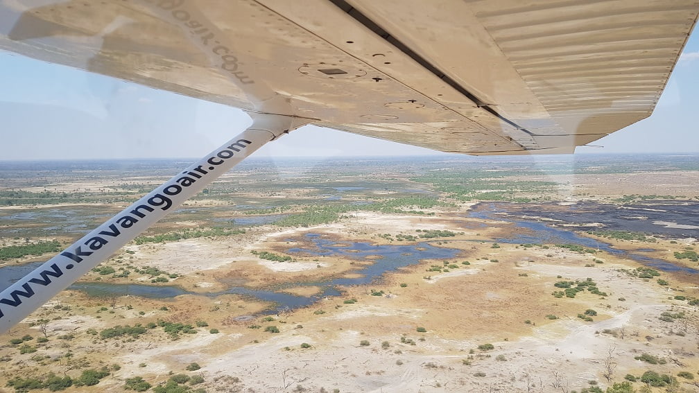 Sobrevoo no Delta do Okavango, em Botswana durante o Overland Tour