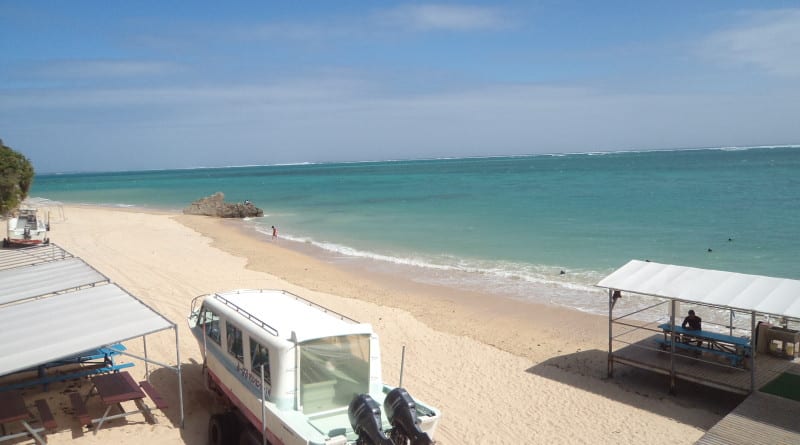 Praia em Okinawa, Japão