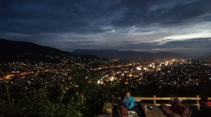 Vista de Sarajevo no café Vidikovac
