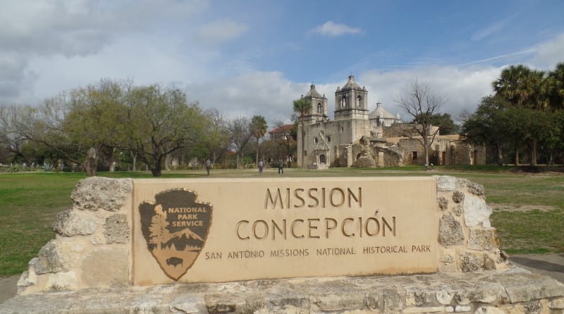 01 - Mission Concepción, uma das várias de San Antonio, Texas, EUA