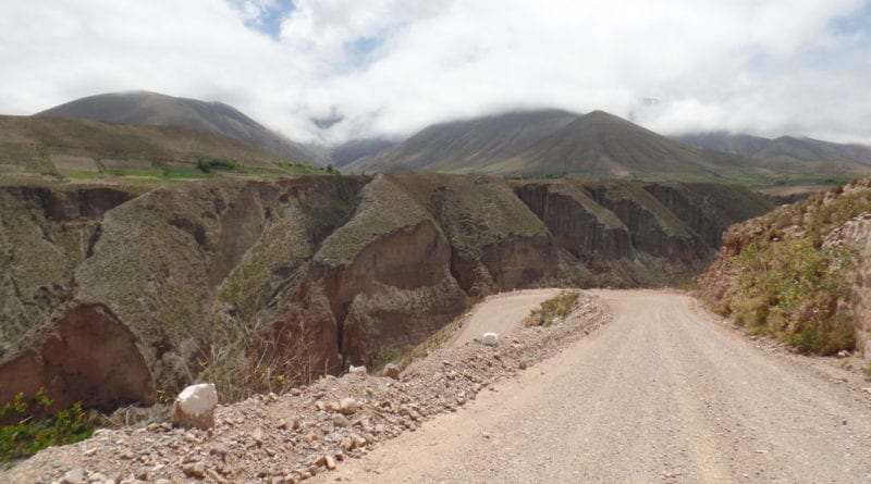 Precipíos no caminho para Iruya, Ruta 13, Argentina