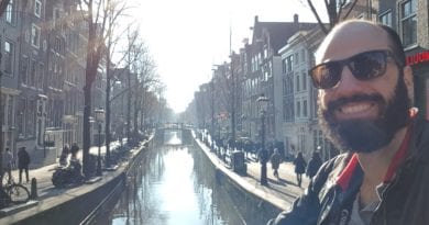 Primeiras horas, caminhandos pelo centro de Amsterdam, Holanda