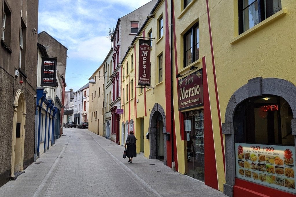 Ruas estreitas no centro de Waterford, Irlanda - Foto Pixabay
